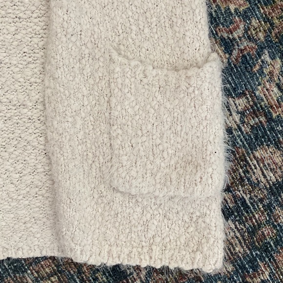 William B Soft Cardigan - Picture 4 of 6